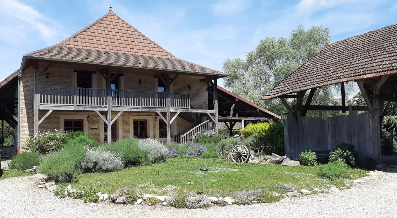 Gite Chez Leo Varennes-sur-le-Doubs Exterior foto